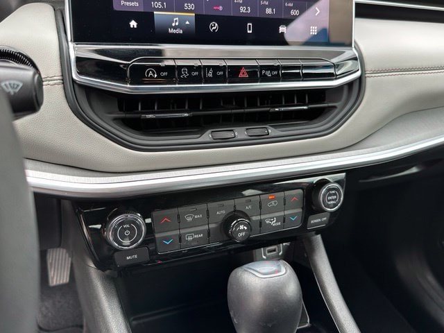 2025 Jeep Compass Limited - Photo 27