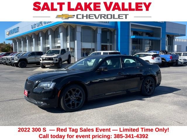 2022 Chrysler 300 S's photo