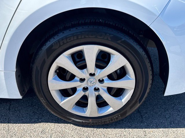 2025 Toyota Corolla LE - Photo 15