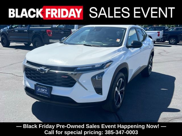 2024 Chevrolet Trax photo 2