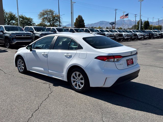 2025 Toyota Corolla LE - Photo 13
