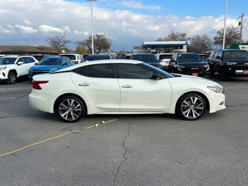 Used 2017 Nissan Maxima SV