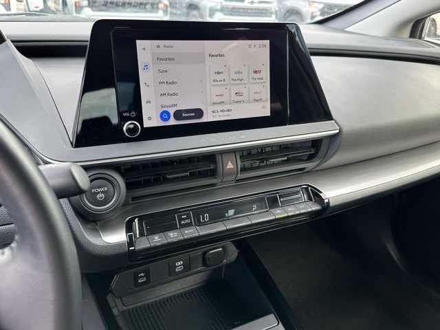 2025 Toyota Prius LE - Photo 25
