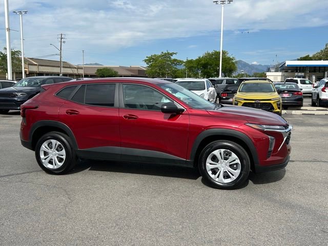 2025 Chevrolet Trax LS photo 3