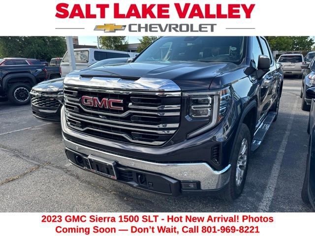 2023 GMC Sierra 4WD Crew Cab Short Box SLT's photo