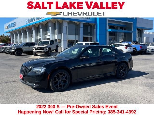 2022 Chrysler 300 S's photo