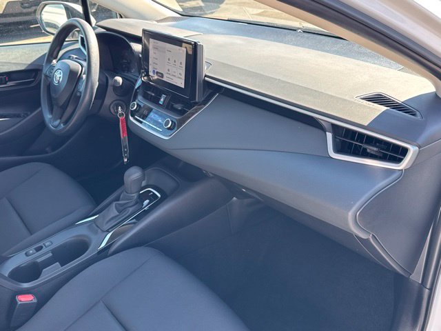 2025 Toyota Corolla LE - Photo 16