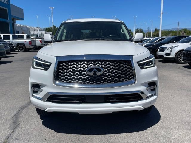 2023 Infiniti QX80 Luxe photo 2