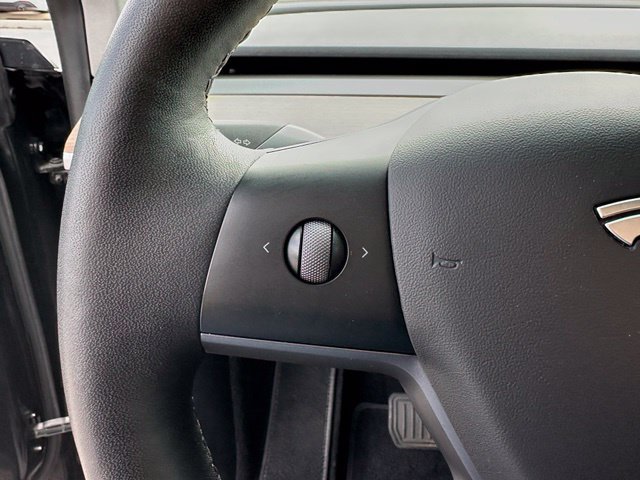 2021 Tesla Model Y Long Range - Photo 18