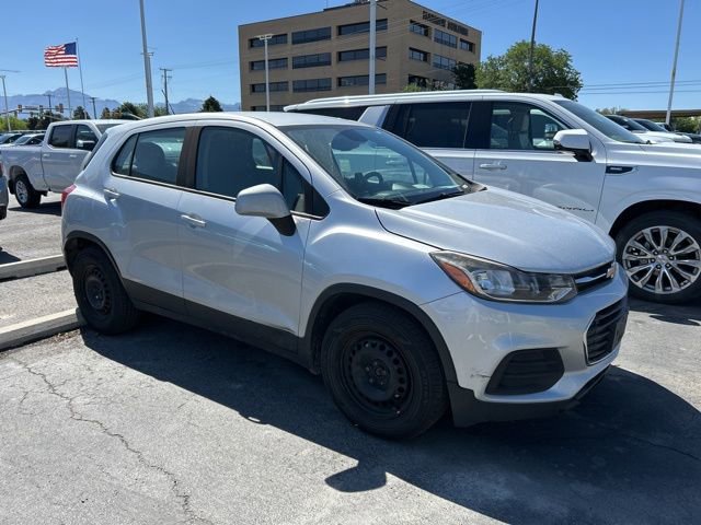 2018 Chevrolet Trax LS photo 2