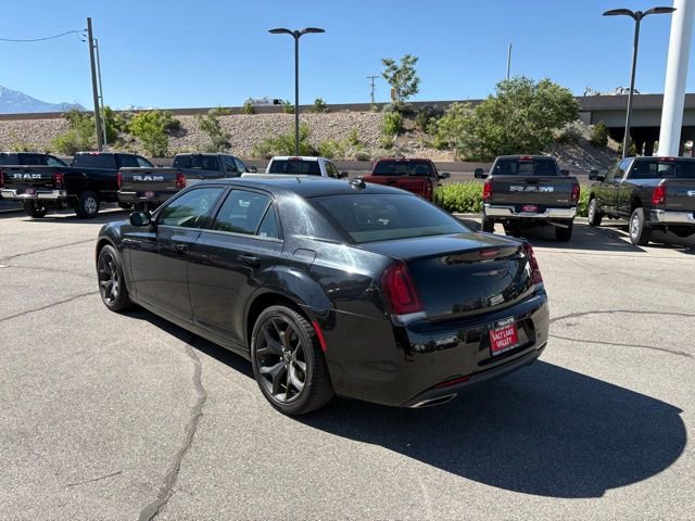 2022 Chrysler 300 S photo 3