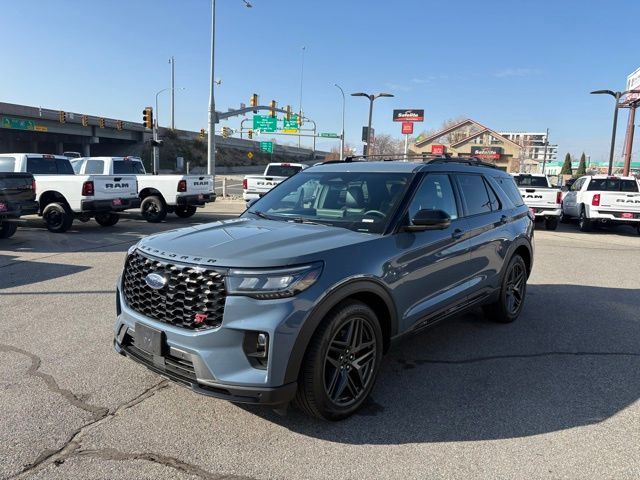 2025 Ford Explorer ST photo 4