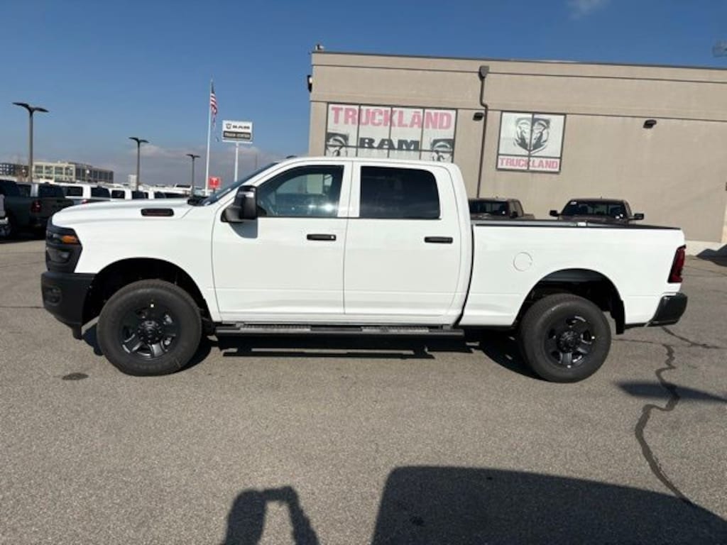 New 2026 Ram 3500 TRADESMAN CREW CAB 4X4 6'4 BOX Pickup