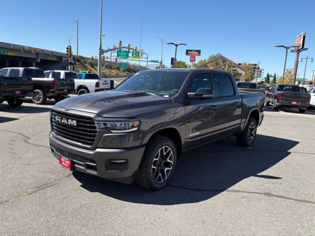 New 2026 Ram 1500 LARAMIE CREW CAB 4X4 5'7 BOX Pickup
