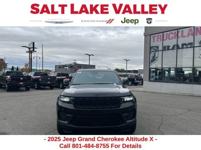 2025 Jeep Grand Cherokee Altitude photo 3