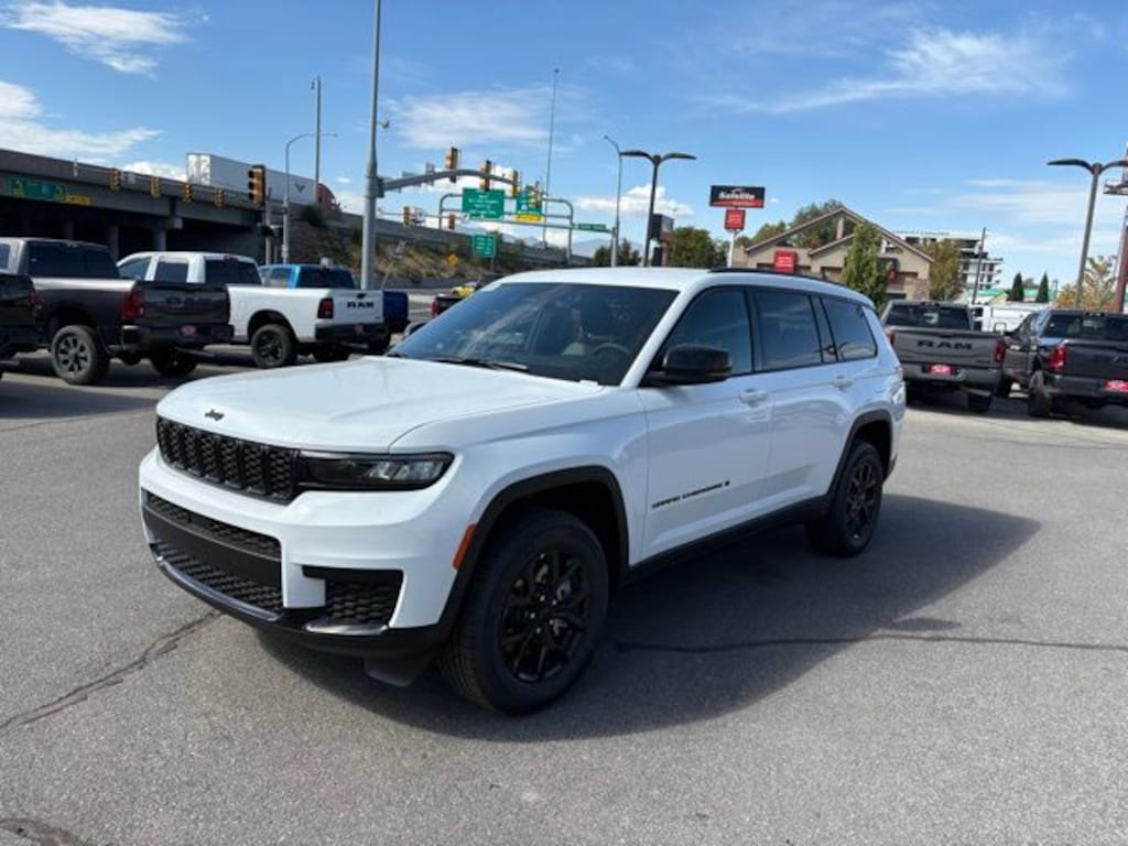 New 2025 Jeep Grand Cherokee L ALTITUDE 4X4 Sport Utility