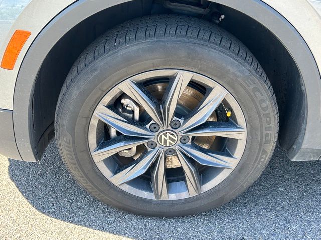 2022 Volkswagen Tiguan SE - Photo 10