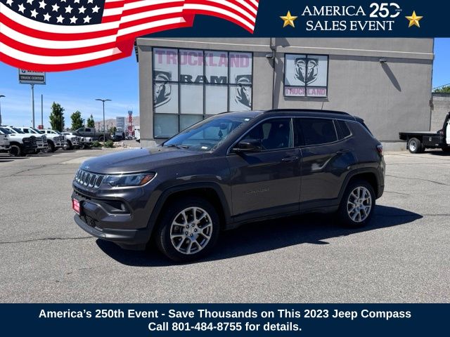 2023 Jeep Compass Latitude Lux 4X4's photo