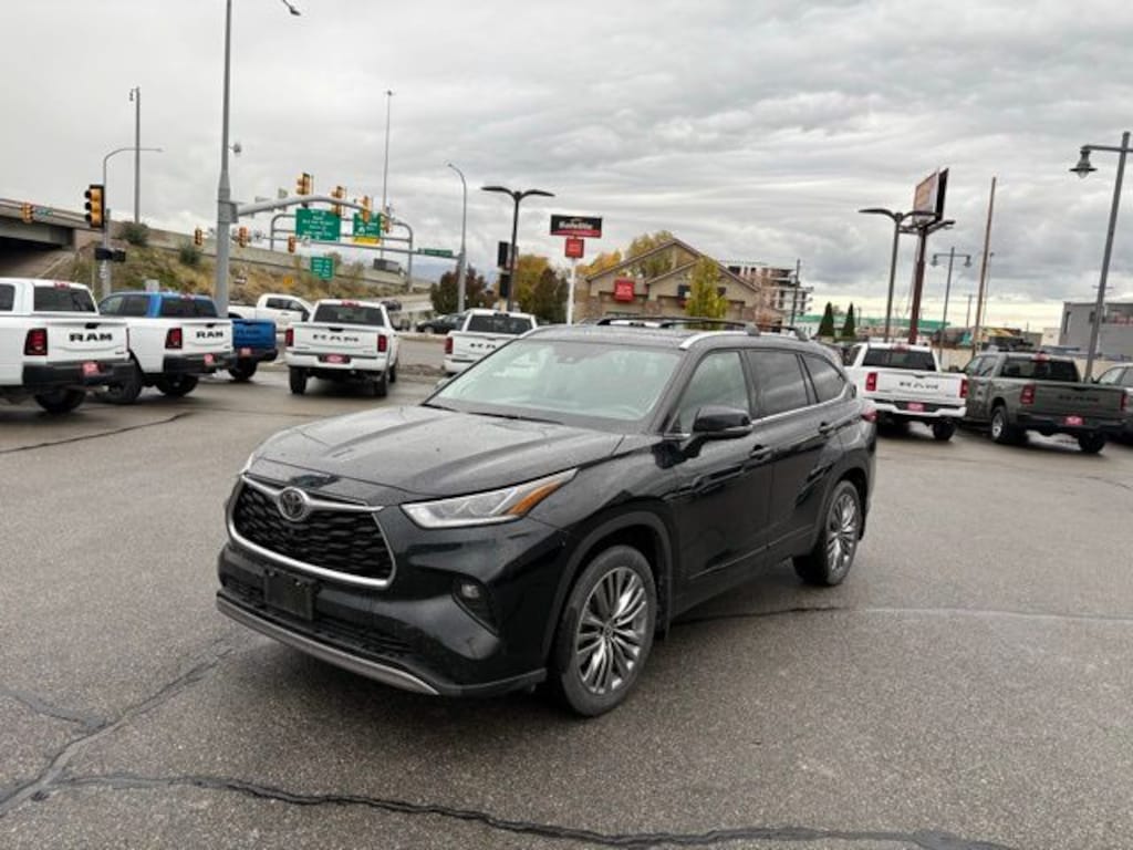 Used 2022 Toyota Highlander Platinum SUV