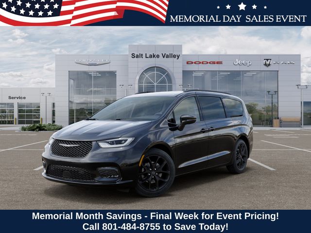 2026 Chrysler Pacifica Select's photo