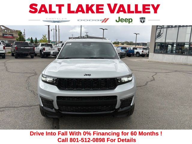 2025 Jeep Grand Cherokee Limited photo 2