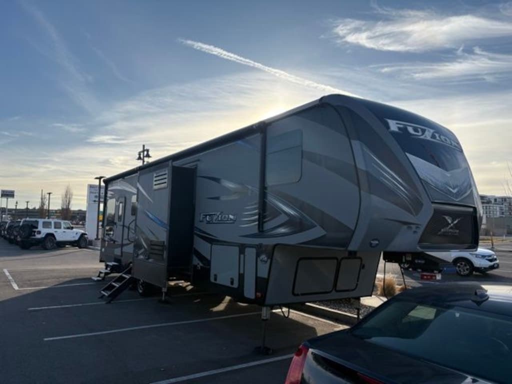 Used 2017 Keystone Fuzion 384