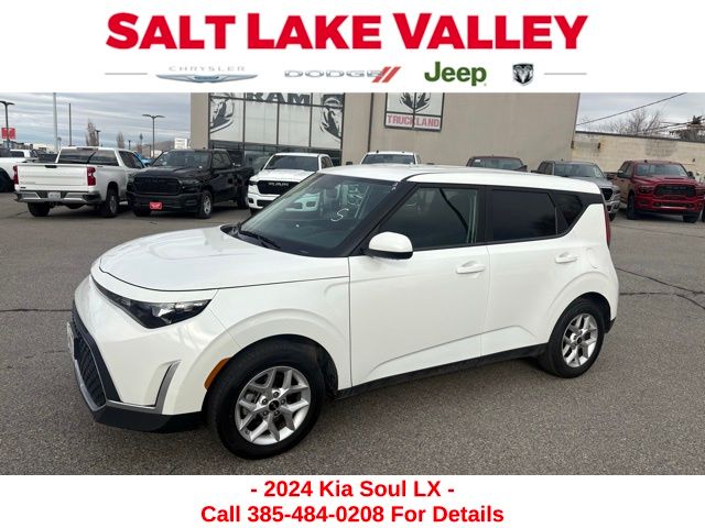 2024 Kia Soul LX's photo