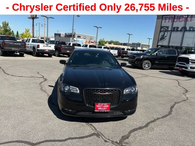 2022 Chrysler 300 S photo 2
