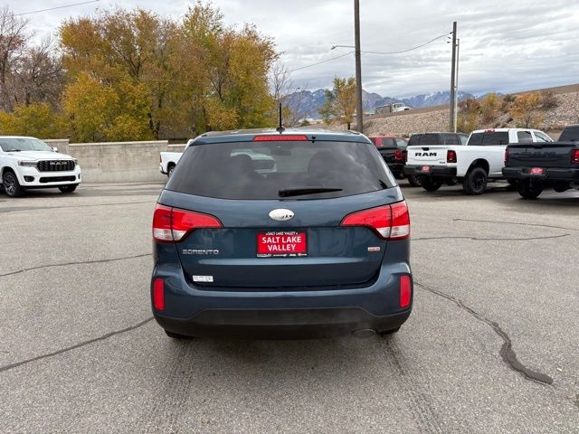 2014 Kia Sorento LX photo 2