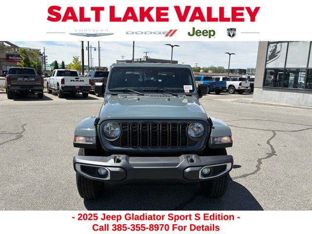 2025 Jeep Gladiator Sport S photo 2
