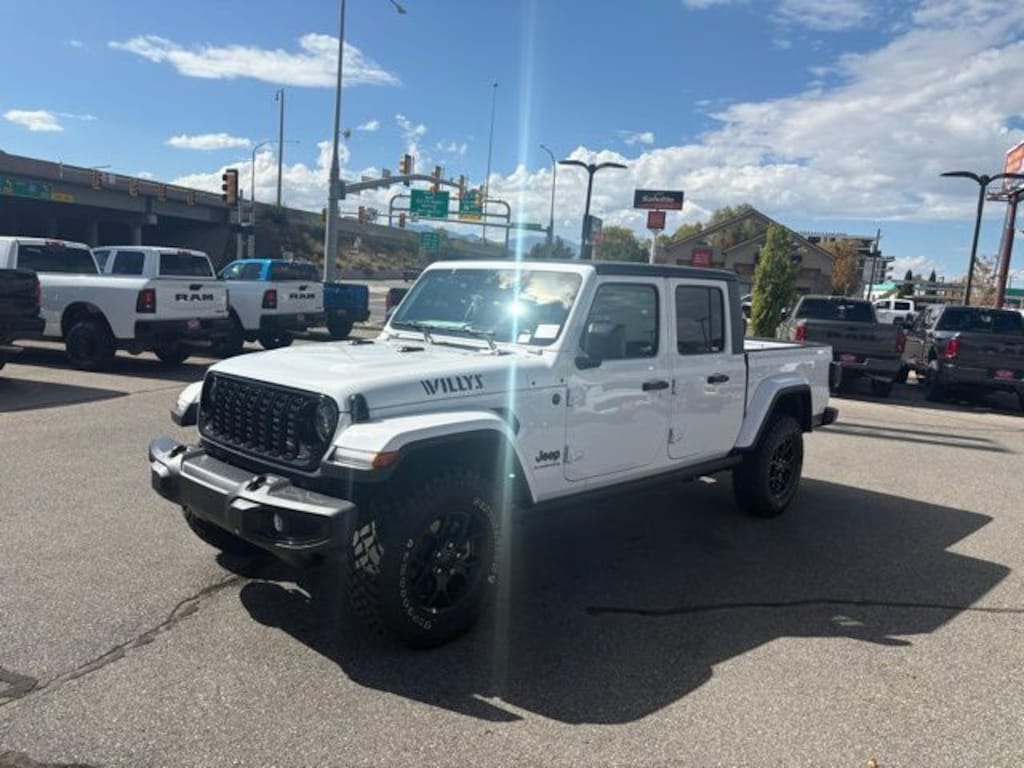 New 2025 Jeep Gladiator WILLYS 4X4 Pickup