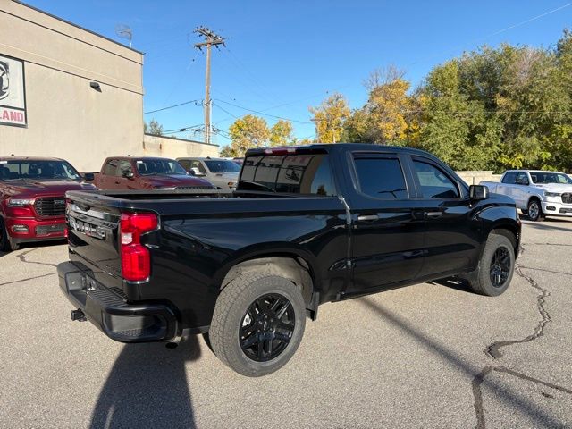 2023 Chevrolet Silverado 1500 Custom photo 3