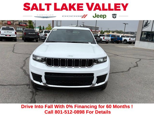 2025 Jeep Grand Cherokee Laredo Altitude photo 2