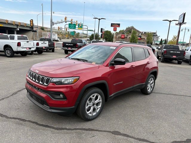 2025 Jeep Compass Latitude photo 3