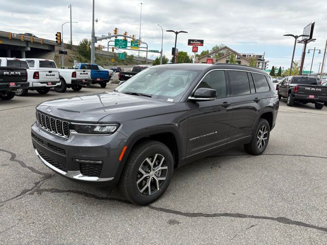 2025 Jeep Grand Cherokee Limited photo 3