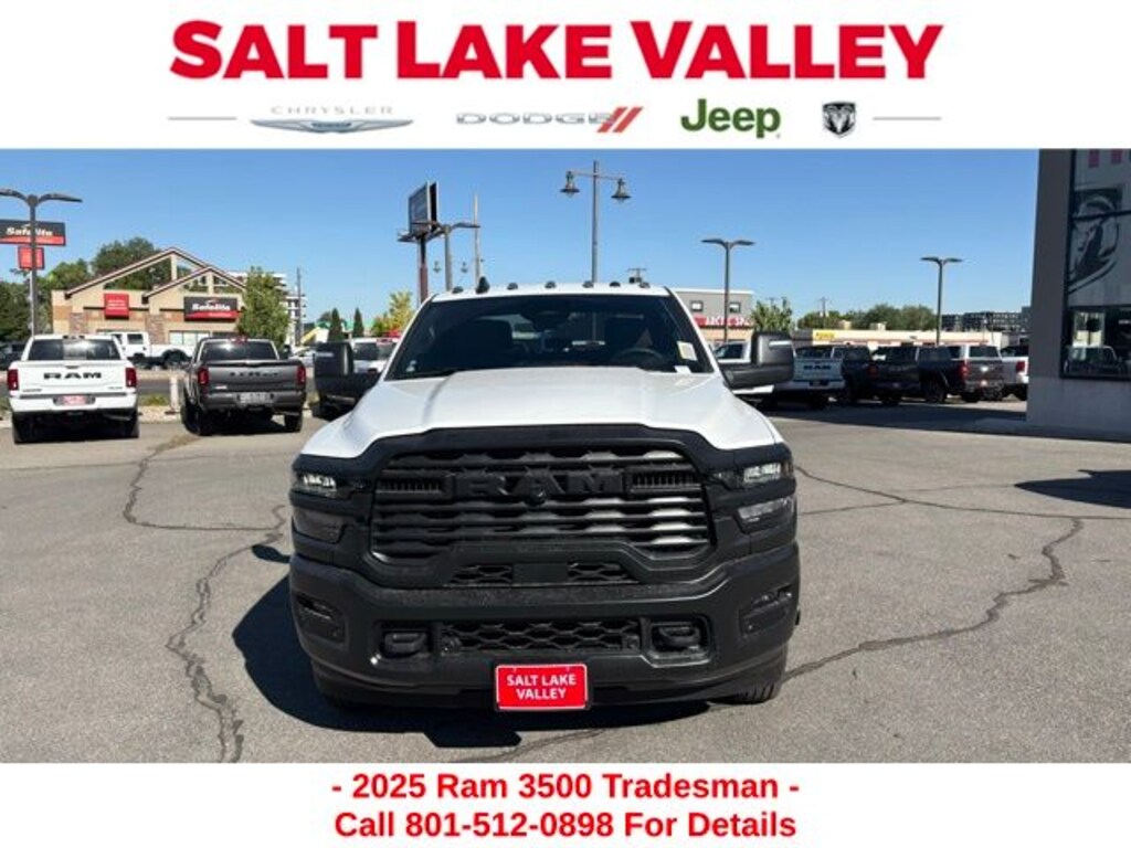 New 2025 Ram 3500 Chassis Cab 3500 TRADESMAN CREW CAB CHASSIS 4X4 60' CA Pickup