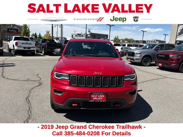 2019 Jeep Grand Cherokee Trailhawk photo 2
