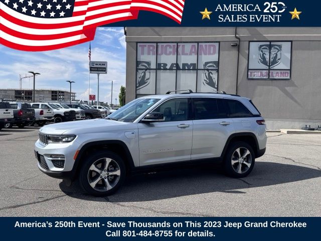 2023 Jeep Grand Cherokee 4xe 4x4's photo