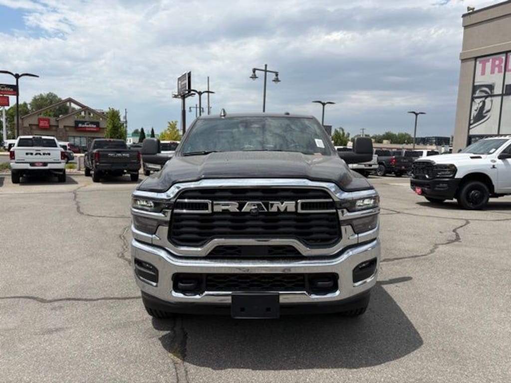 New 2025 Ram 3500 TRADESMAN CREW CAB 4X4 8' BOX Pickup