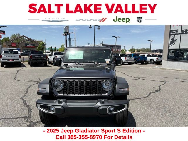 2025 Jeep Gladiator Sport S photo 2