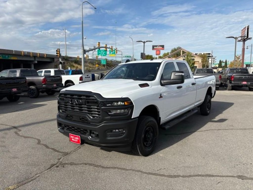 New 2026 Ram 2500 TRADESMAN CREW CAB 4X4 8' BOX Pickup