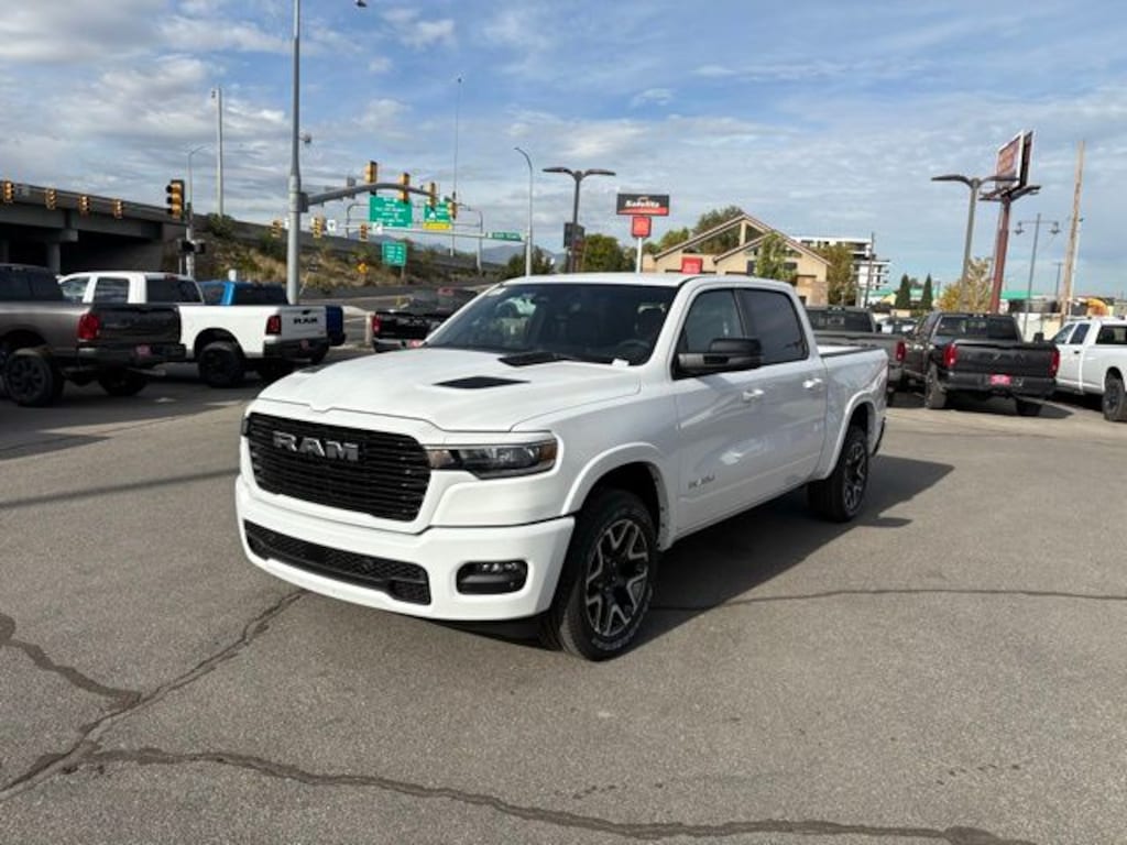 New 2026 Ram 1500 LARAMIE CREW CAB 4X4 5'7 BOX Pickup