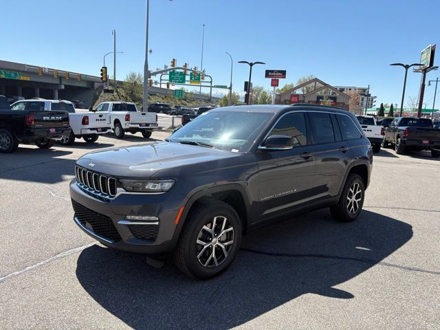 2025 Jeep Grand Cherokee Limited photo 2