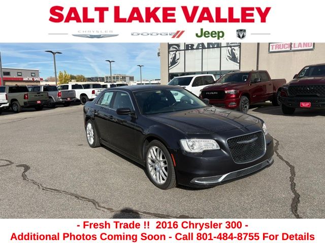 2016 Chrysler 300 Limited