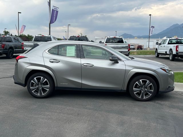 2022 Lexus UX 250h photo 3