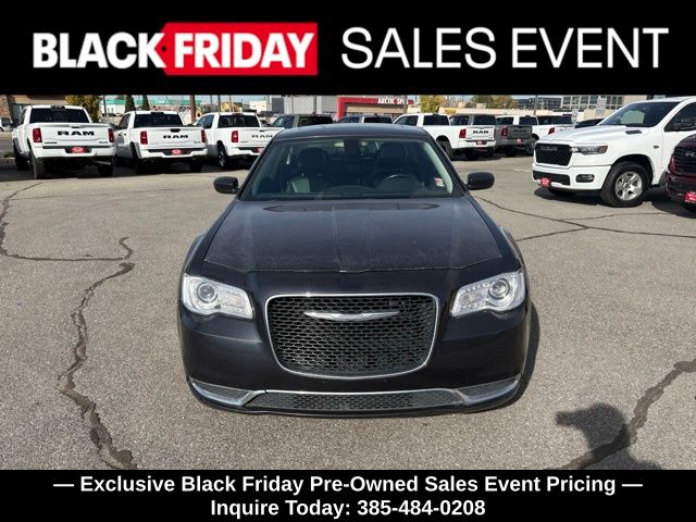 2016 Chrysler 300 Limited photo 2