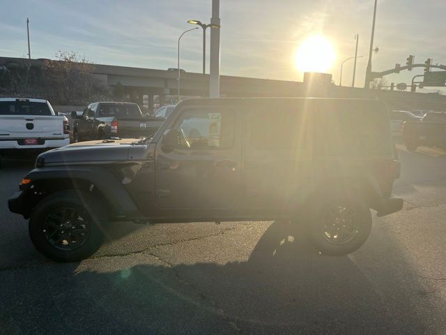 2025 Jeep Wrangler Sport S photo 4