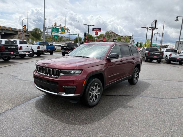 2025 Jeep Grand Cherokee Limited photo 3