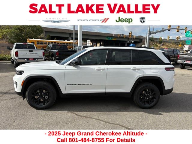 2025 Jeep Grand Cherokee Laredo Altitude photo 4