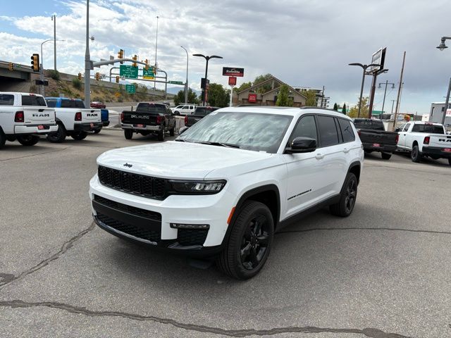 2025 Jeep Grand Cherokee Limited photo 2